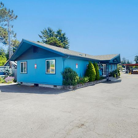 Lamplighter Inn - Tropical Fish Cove And Octopus Encounter Bandon Bagian luar foto